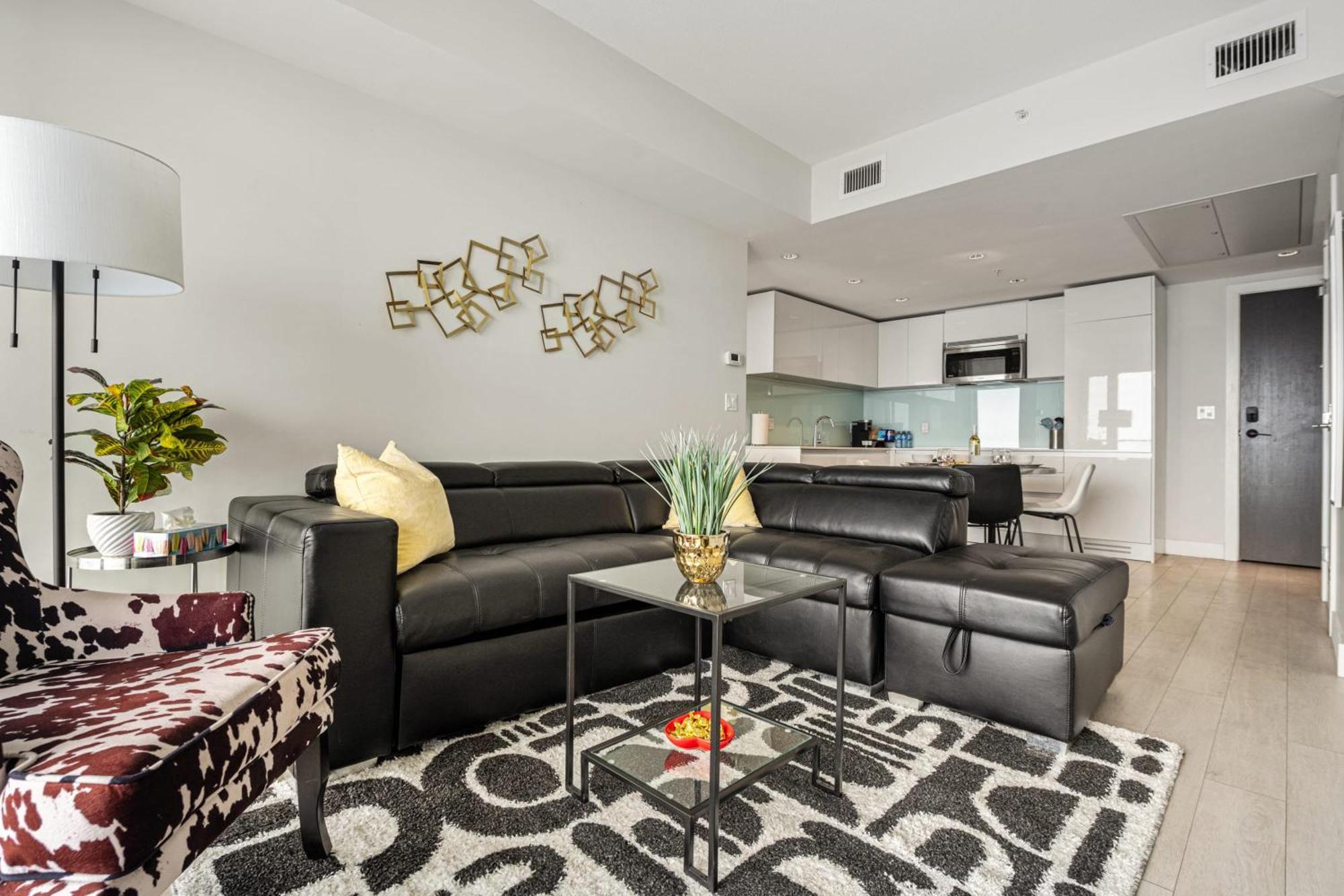 Villa Stunning 34Th Floor Views, Prime Downtown Location - Near Stampede, Casino, Bars! Free Banff Pass, Parking, Wine! YYC Exterior foto