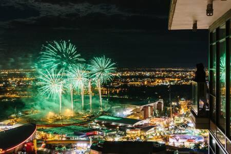 Villa Stunning 34Th Floor Views, Prime Downtown Location - Near Stampede, Casino, Bars! Free Banff Pass, Parking, Wine! YYC Exterior foto